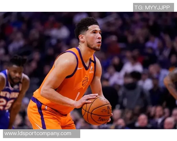 布克新赛季目标明确努力沟通助力每日进步稳步前行 布克新赛季目标明确努力沟通助力每日进步稳步前行