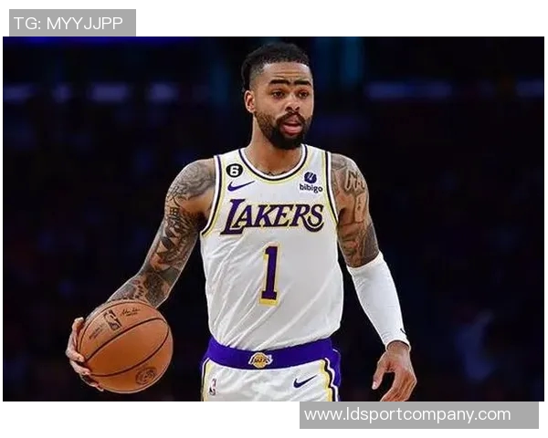 文森特强调里夫斯的重要性期待他在进攻端继续发挥个人风格 文森特强调里夫斯的重要性期待他在进攻端继续发挥个人风格