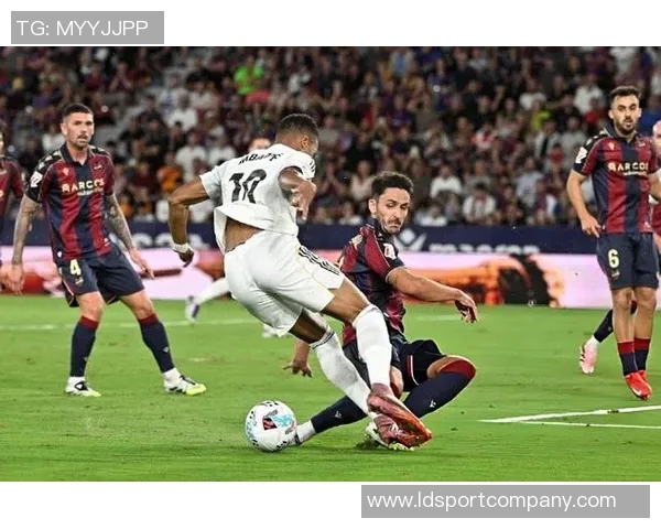 皇马进攻火力全开姆巴佩独揽20球助力球队争冠