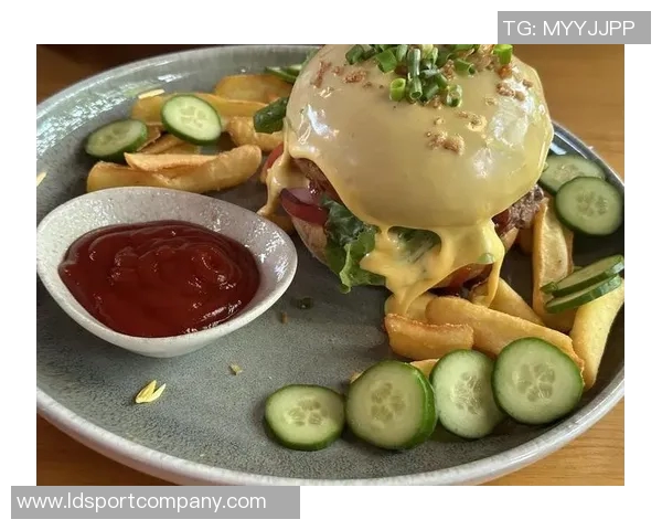 哈兰德饮食揭秘:每天六顿美食每周末尽情享受肉类盛宴 哈兰德饮食揭秘:每天六顿美食每周末尽情享受肉类盛宴