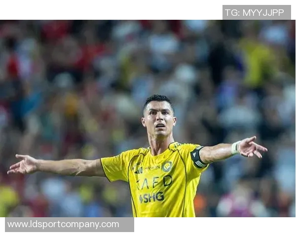 菲利克斯谈与C罗合作感受：轻松踢球找回昔日自我