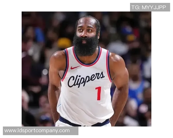 哈登首节三分球失准却依然贡献10分1板3助表现引发热议