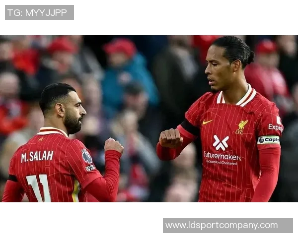 费迪南德指出利物浦整体表现不佳不应仅责怪萨拉赫和范戴克 费迪南德指出利物浦整体表现不佳不应仅责怪萨拉赫和范戴克