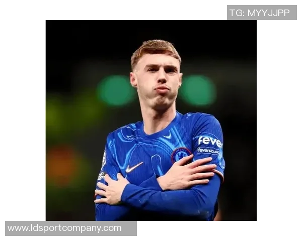 罗比威廉姆斯世界杯抽签现场模仿帕尔默庆祝引热议 罗比威廉姆斯世界杯抽签现场模仿帕尔默庆祝引热议