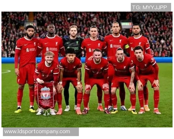 曼联寻求季中友谊赛机会以增加收入并填补无比赛空档 曼联寻求季中友谊赛机会以增加收入并填补无比赛空档