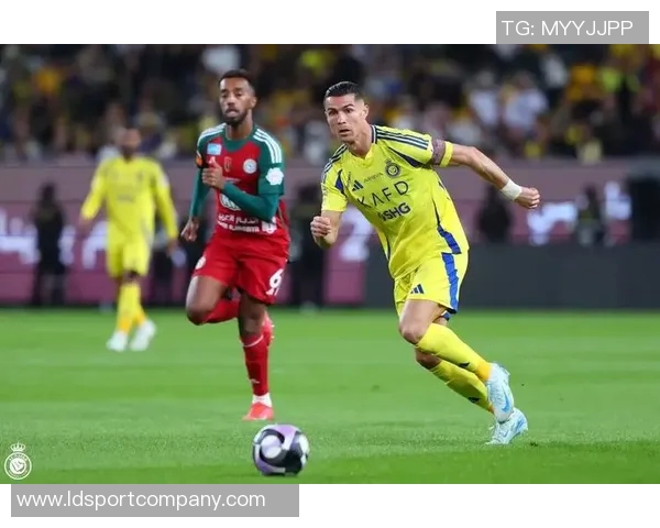 克尼佩尔连续三场得分20首次突破30分表现出色助球队赢得胜利