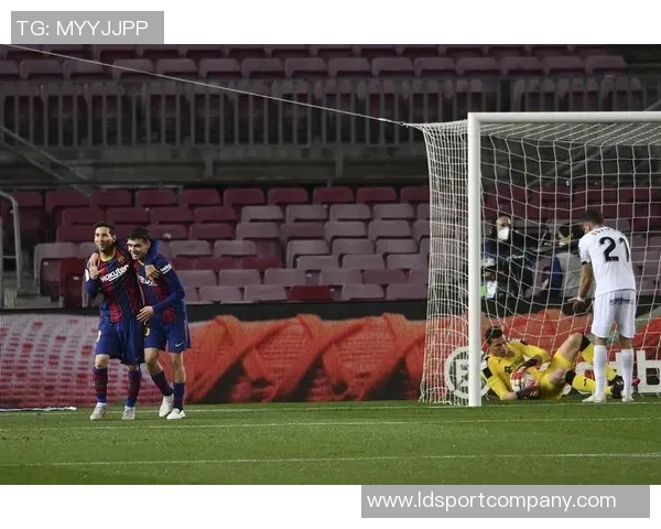 梅西助攻佩德里内切破门精彩瞬间左脚低射精准入网