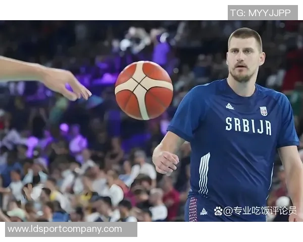 约基奇谈新赛季新队员加入期待球队崭新开局与突破表现