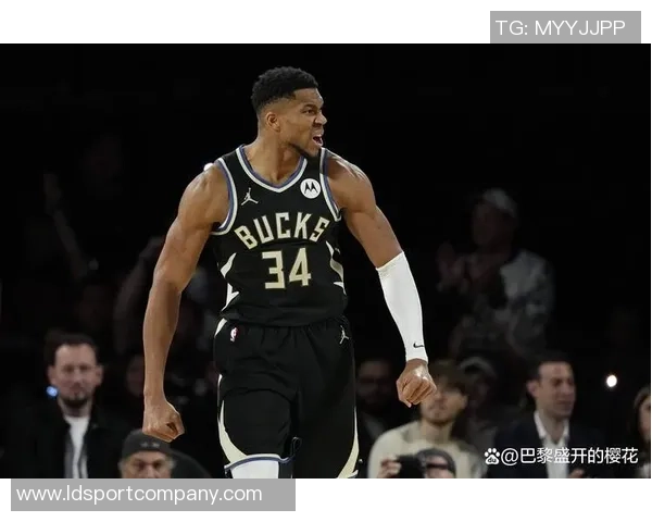 字母哥高效砍下30分8板6助关键时刻三分犯规令人担忧