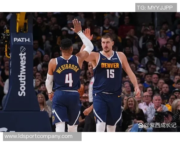 梅里尔复出表现惊艳第二场12投7中砍下22分6篮板7助攻三分球10投6中