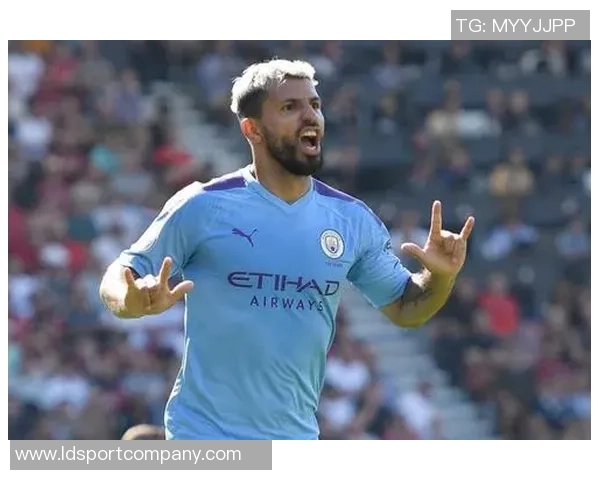 维卡里奥承认失误导致第二个丢球本想大脚解围却踢疵了