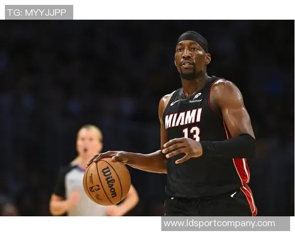 阿德巴约表现尚可9投5中贡献15分10篮板1助攻2抢断1盖帽继续提升空间