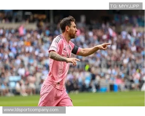 2025年收入最高运动员榜单揭晓C罗以26亿刀领跑梅西和本泽马紧随其后