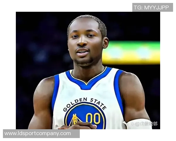 库明加签订合同后重返社交媒体分享休赛期精彩瞬间合集