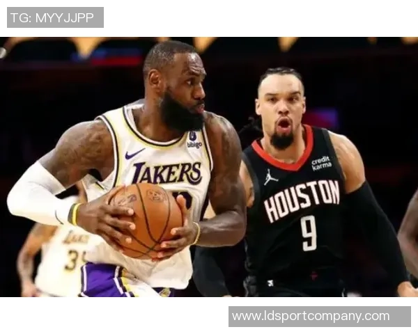 狄龙幽默回应总经理期望称下场比赛要抢回十个篮板