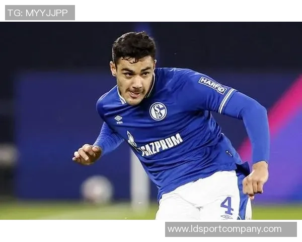 米兰中卫加比亚喜迎新生命宣布妻子怀孕二人于今年六月步入婚姻殿堂