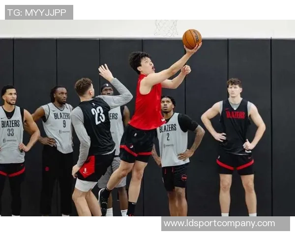 亨德森透露复出计划与杨瀚森库克进行三对三训练备战新赛季